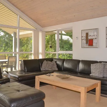 Two-bedroom Holiday In V * Esbjerg