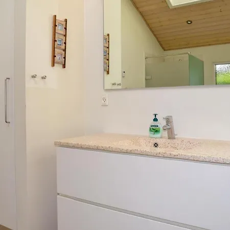 Two-bedroom Holiday In V Casa de Férias Esbjerg